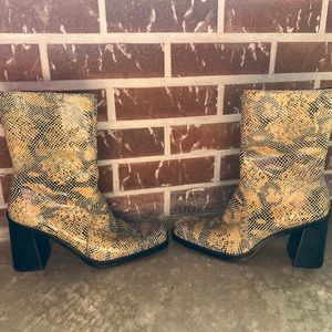 Mia Snakeskin Boots Square Toe Shoes Size 8.5 Leather Mid Calf Made In Brazil